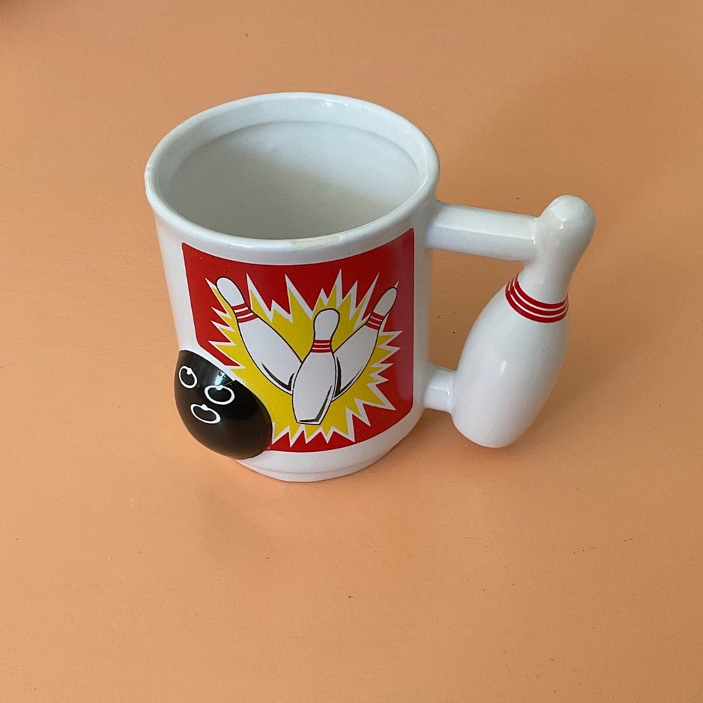 Funky Bowling mug with Pin handle